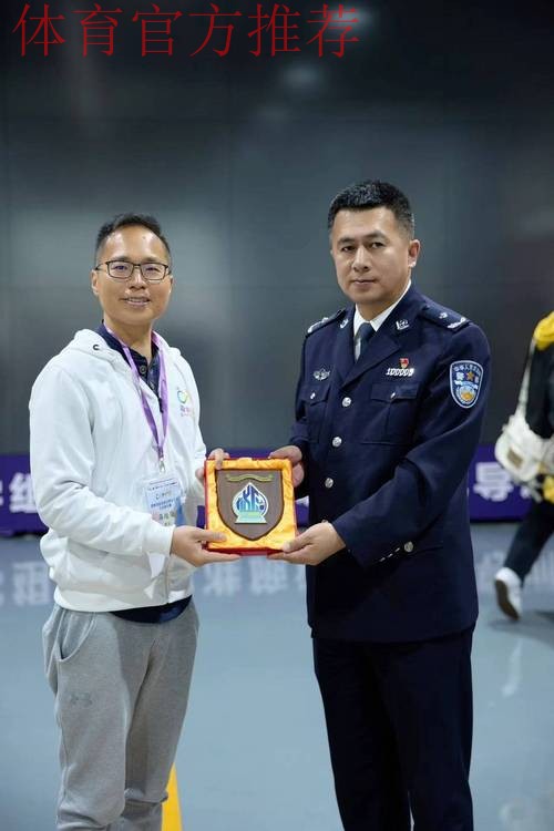 蔡振华赴瑞士拜会布拉特 双方加强交流与合作